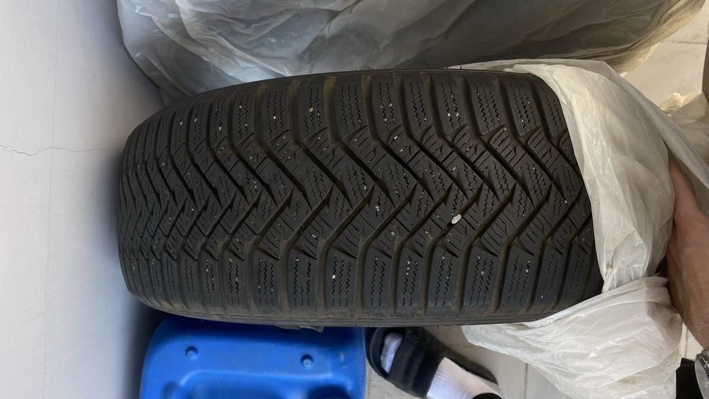 Продам резину  LAUFENN 215/60R16 99Н