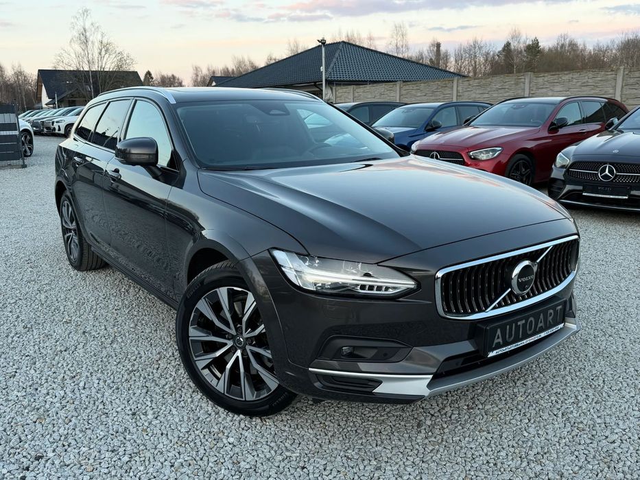 Volvo V90 Cross Country F-VAT 23% V90 Cross Country B5 Ultimate AWD 235 KM Totalny Full