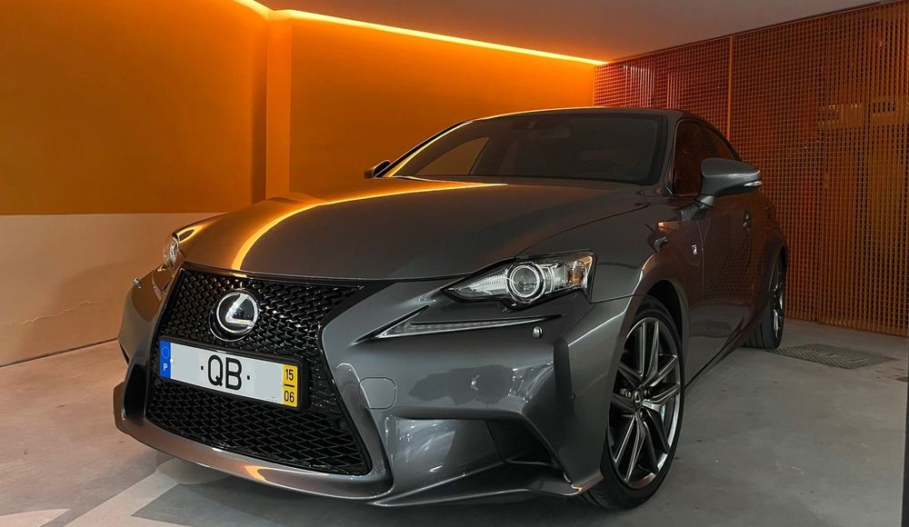 Lexus IS 300H F Sport