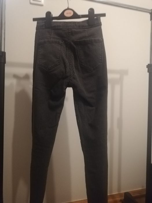 Spodnie jeansowe Bershka