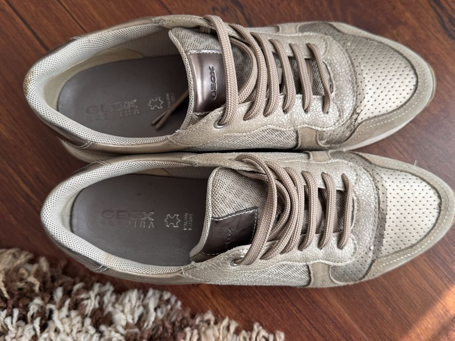 Кросівки жіночі Geox