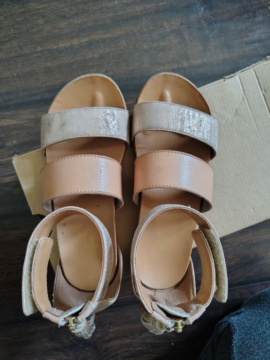 UGG sandały dziecięce dziewczyna 31 złoto -beżowe
