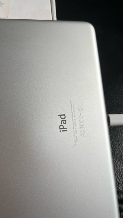 Ipad 6th generation i ipad wifi cell 16 Gb