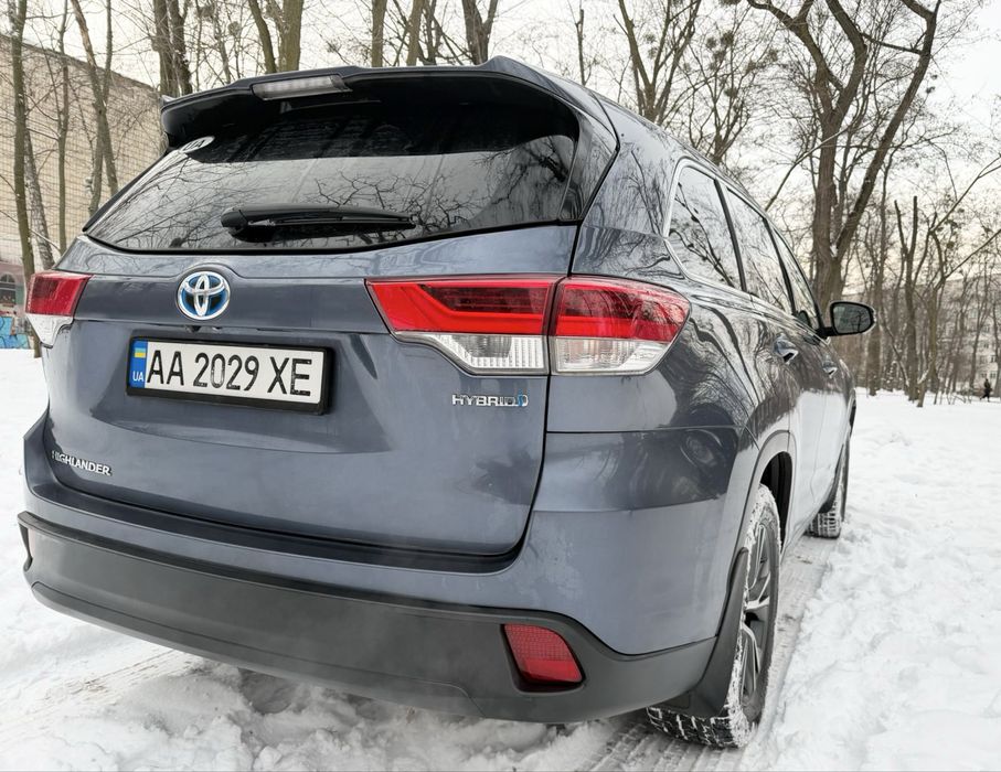 Toyota Highlander Hybrid 2018 року