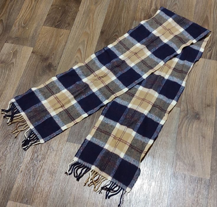 Шарф із овечої шерсті