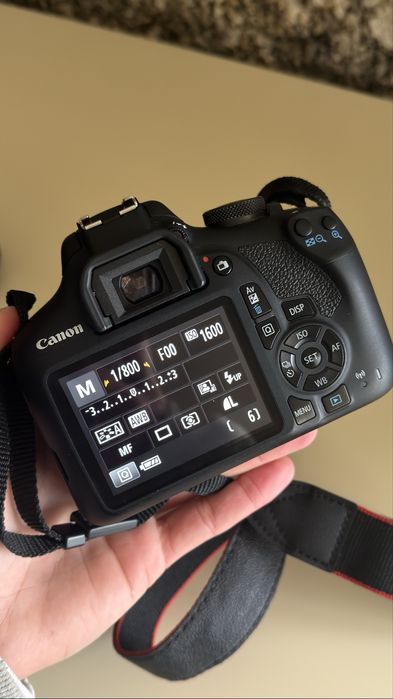 CANON 2000D usada como nova!