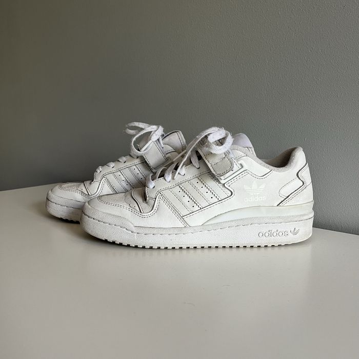 Białe buty Adidas Forum Low
