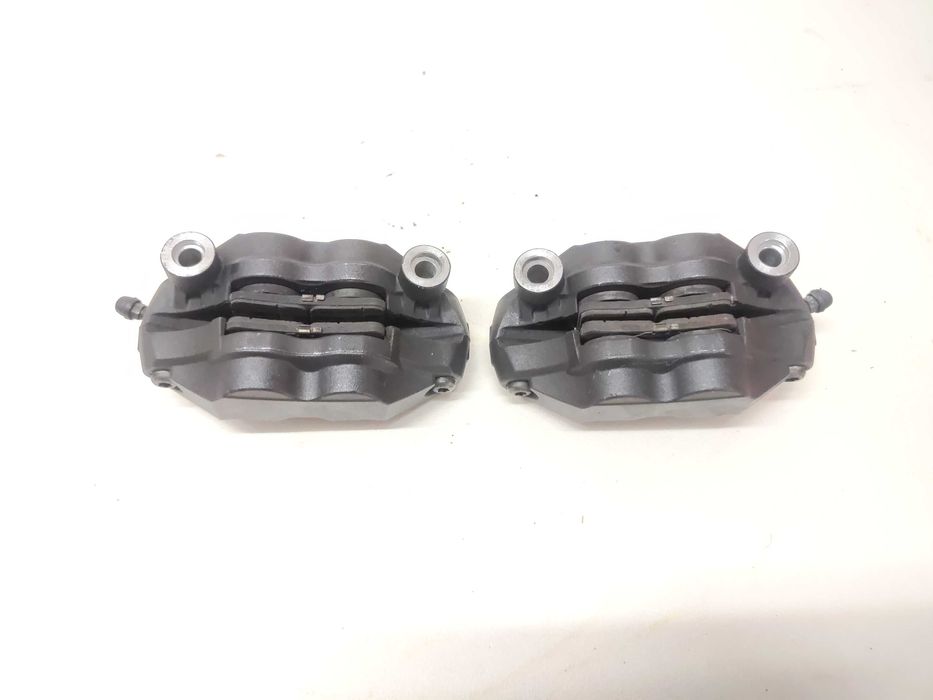 SUZUKI GSX-R 750 / 600 K8 K9 L0 Zacisk Zaciski Hamulcowe Przednie