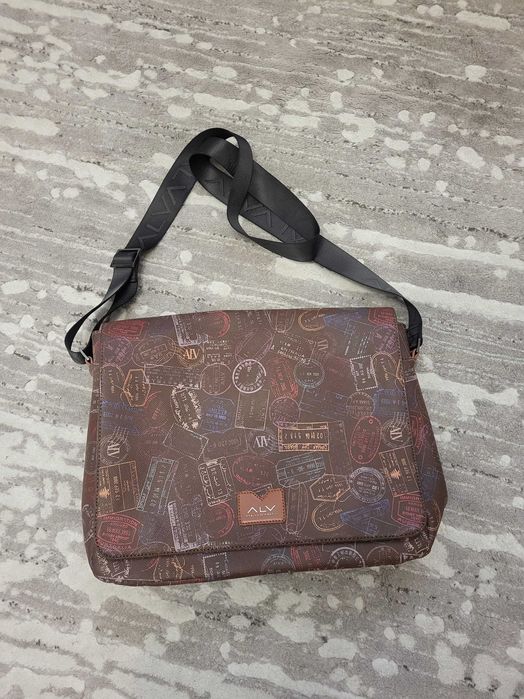 Нова сумка Alviero Martini , Італія