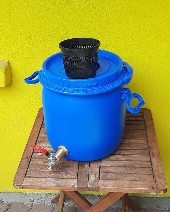 Hydroponika zbiornik 17 l na jedną roślinę.