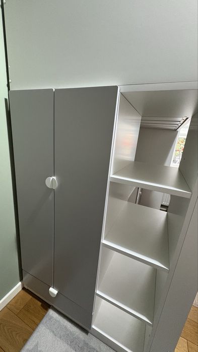 Łóżko na antresoli z biurkiem z 4 szufladami, materac 90x200 cm