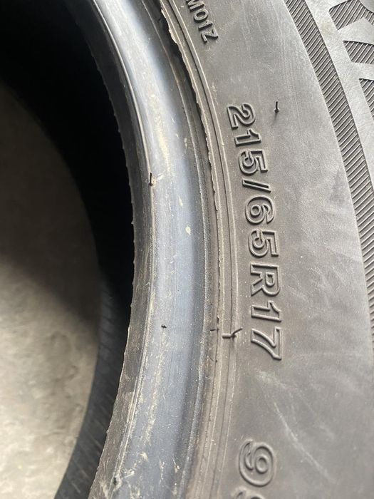 215.65.17 Bridgestone 4шт зима БУ склад шины резина из Европы R17 215