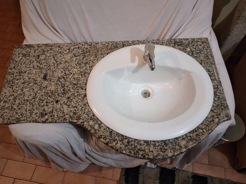 Lavatório com pedra