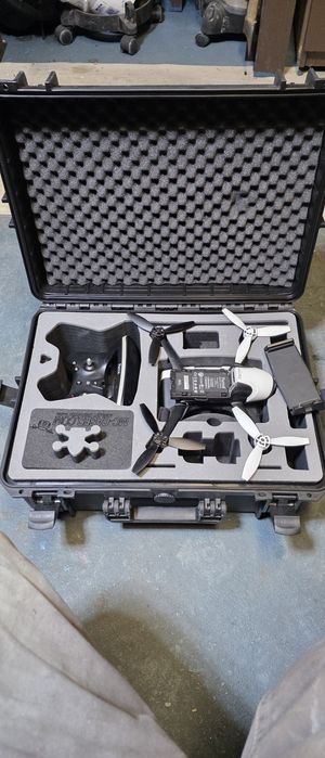Dron parrot bebop 2 SkyController okulary walizka