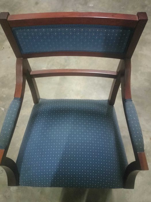 Conjunto de Cadeiras e Poltrona