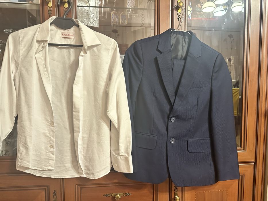 Garnitur komunijny(garnitur,koszula,pantofle,mucha,poszetka,pasek)