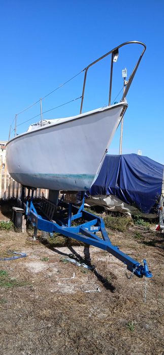 Veleiro Buccaneer 25 – 7,60 m – motor + velas