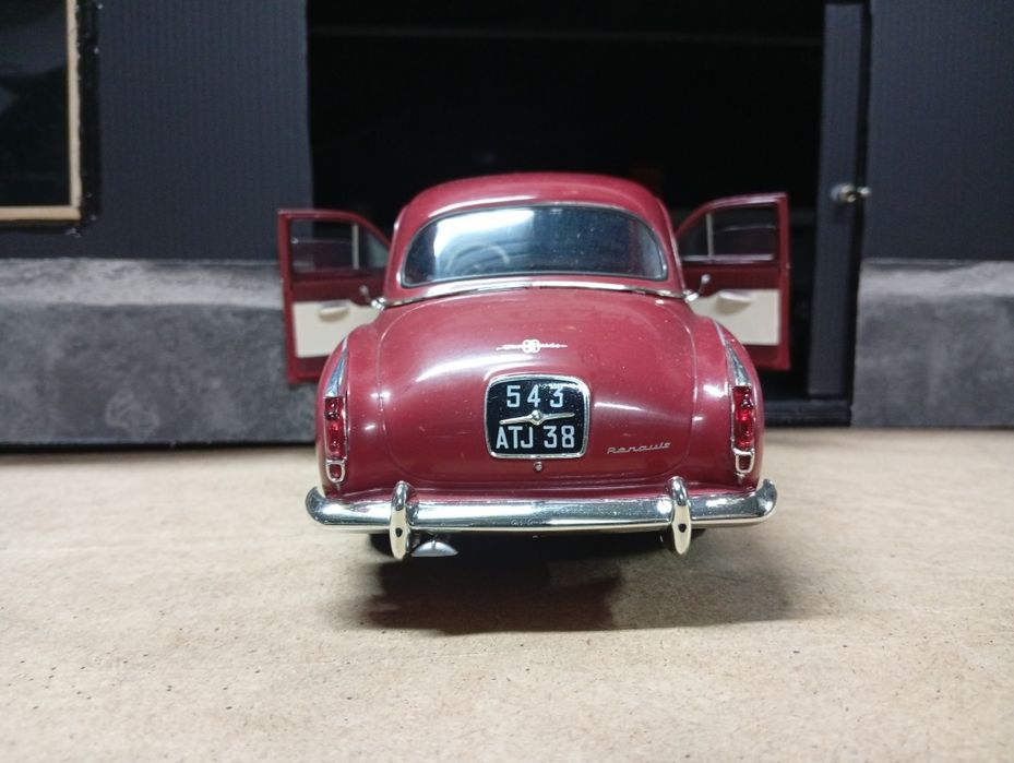 1/18 Renault Fregate