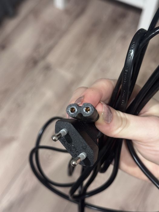 Kabel osiemka do telewizora