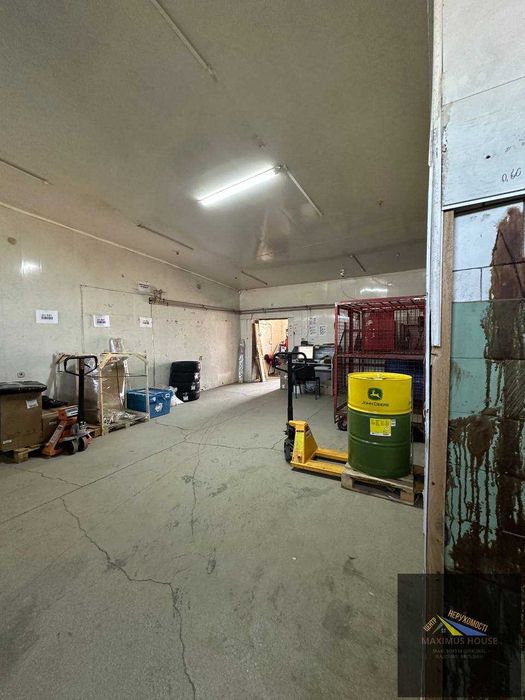 Комерційна будівля Кельмінці