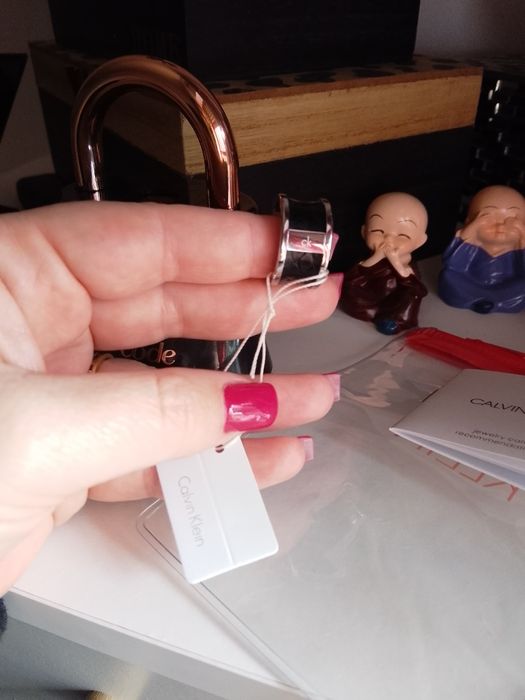 Anel NOVO Calvin Klein - tamanho 8