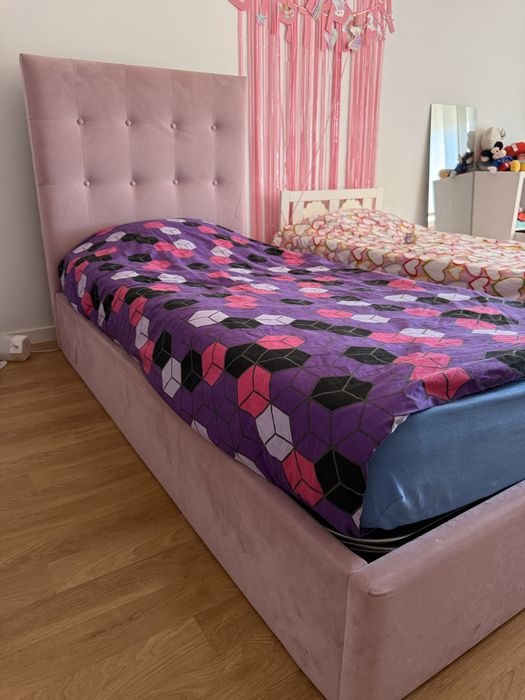 Cama e colchao menina