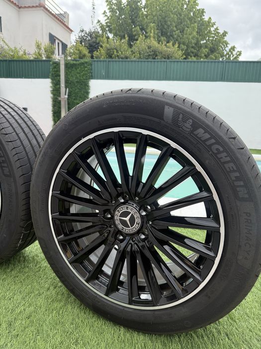 8 jantes e 4 pneus a venda