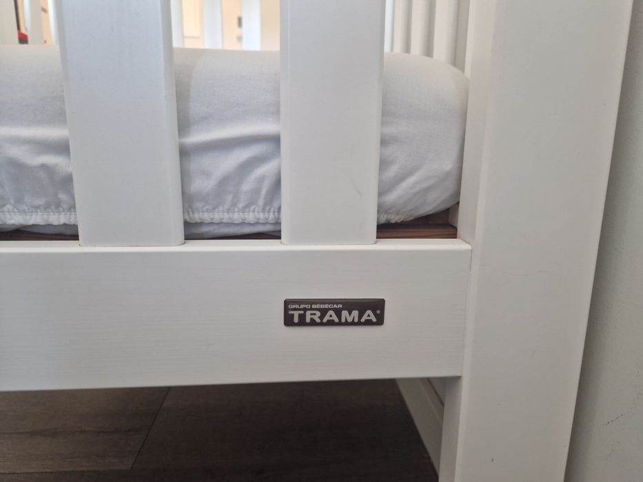 Cama de grades Trama