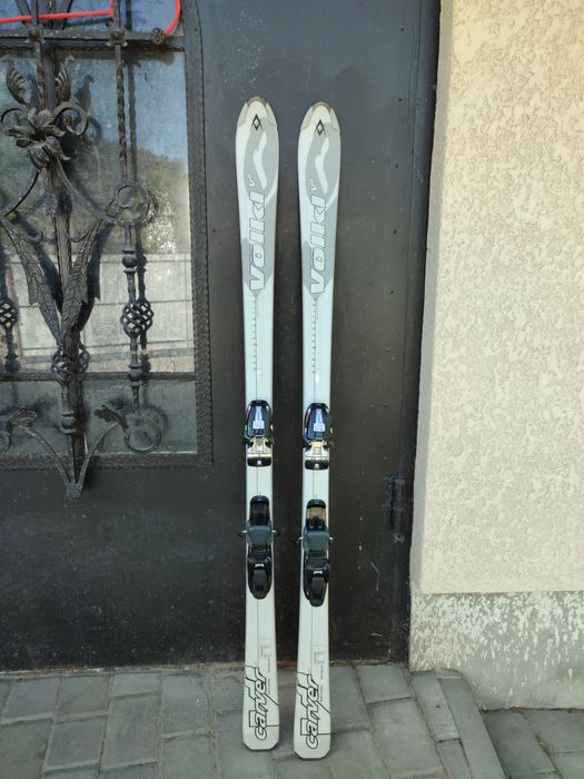 Лижі , б/у в хорошому стані