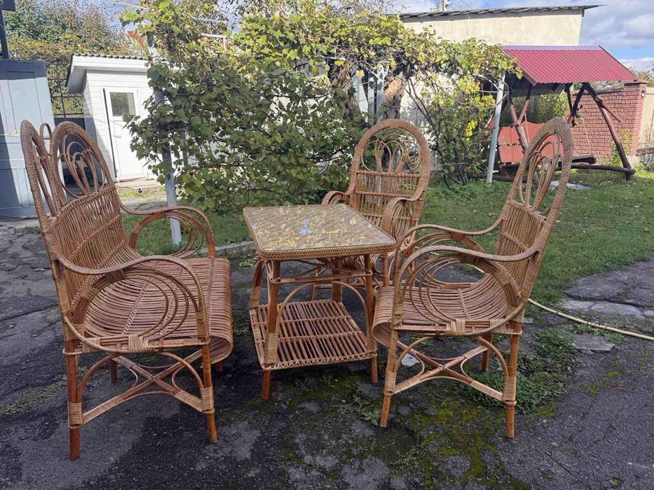 Продам набір меблів з лози