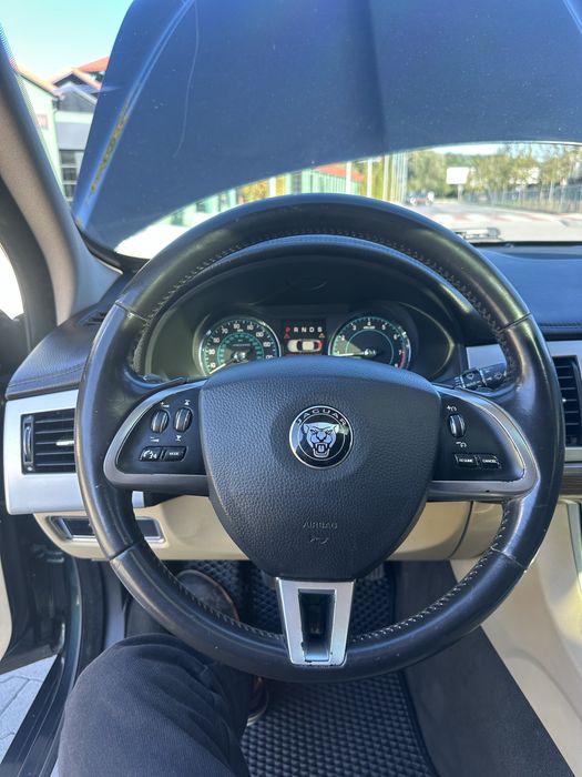 Jaguar XF X250