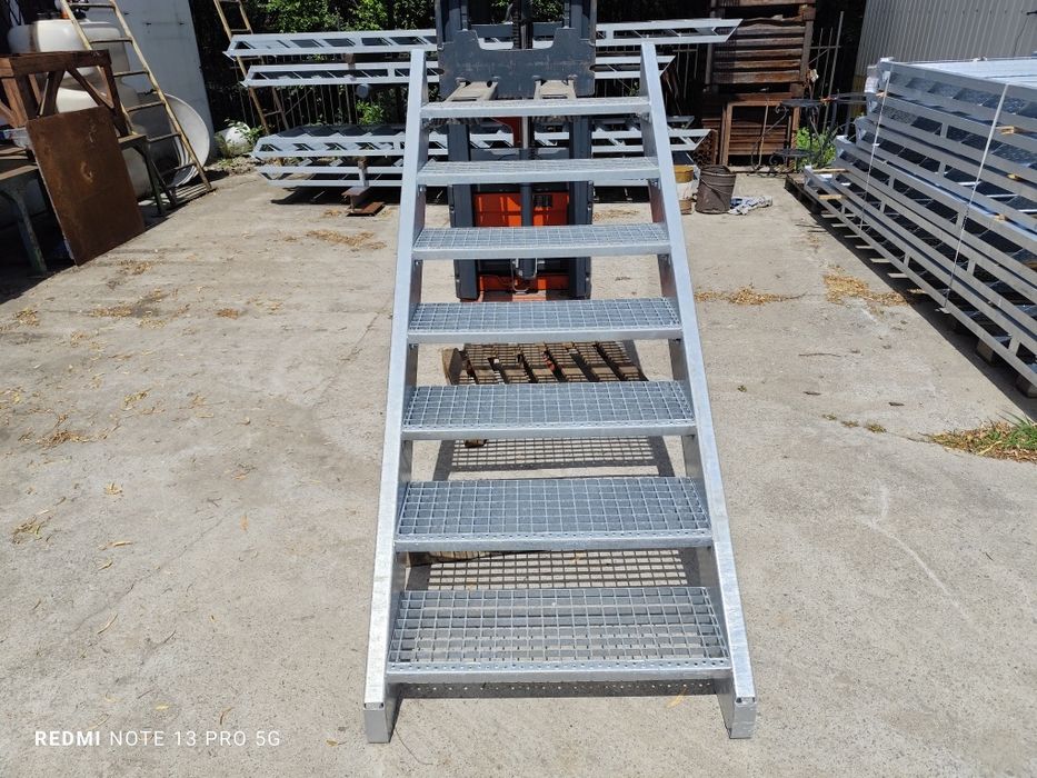 Schody metalowe wema wejście na 150cm loft 7 stopni