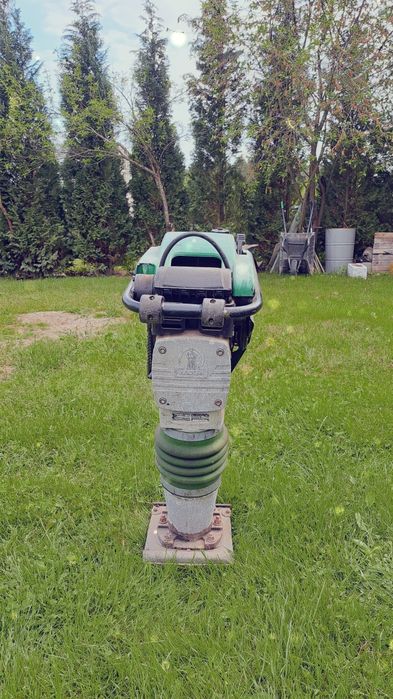 Skoczek budowlany, zagęszczarka, ubijak.