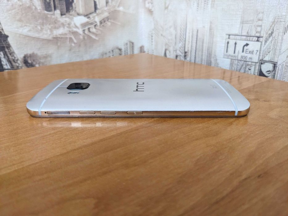 Смартфон HTC One M9+блочек+кабель+чехол