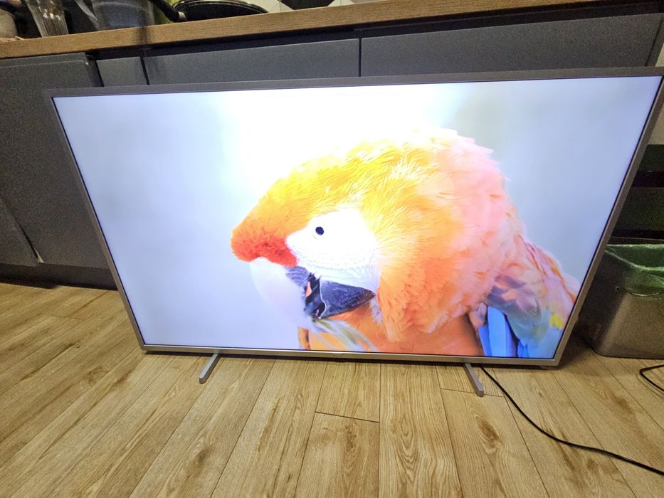 Ultra cienki  Telewizor  philips 55'' HDR PREMIUM,  DVB-T2