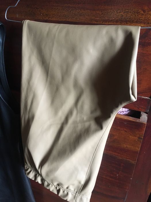 Calcas em pele sintetica rosa