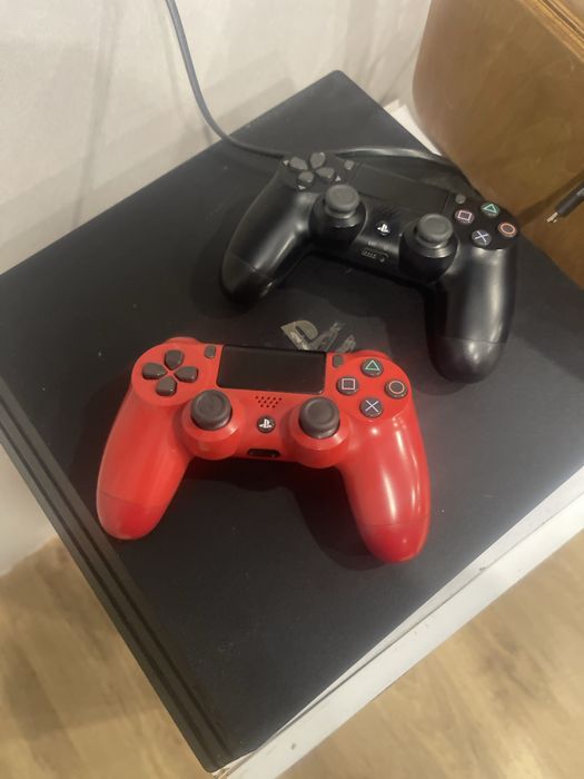 Продам PlayStation 4