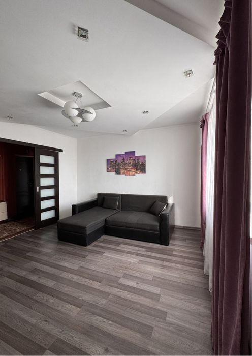 Ремонт, 2-кім 52м2, біля зупинки!