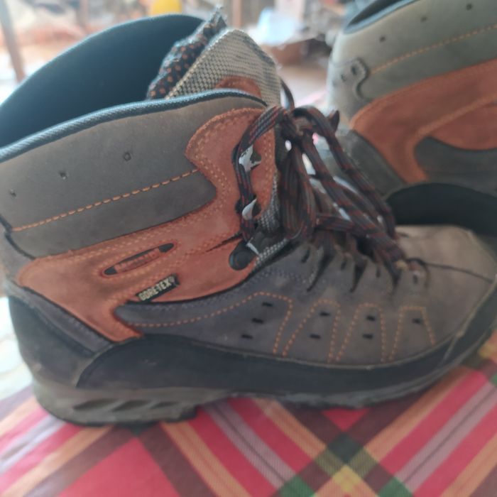 Осінньо -зимові кросівки