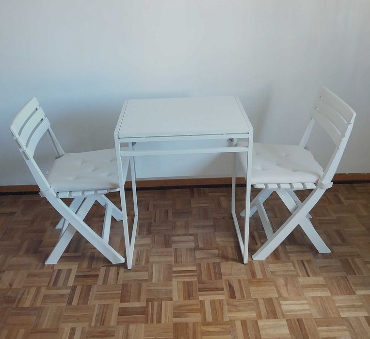conjunto mesa dobrável + 2 cadeiras