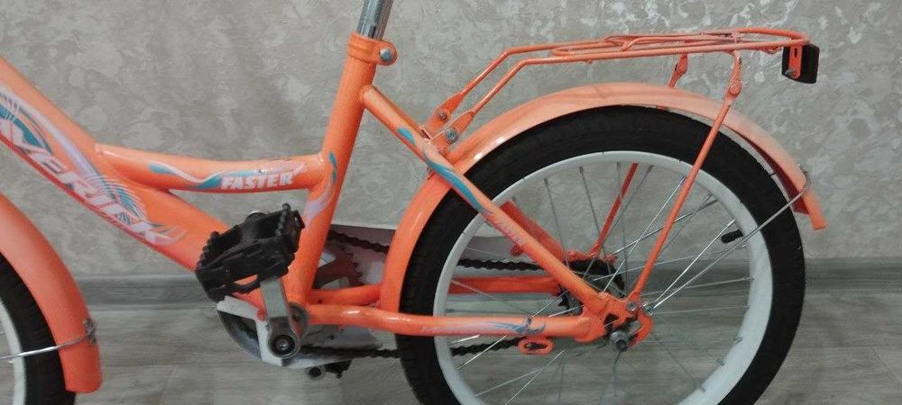 Продам  детский велосипед  Б\У(Для девочки).