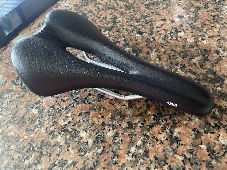 Selim Bontrager Ajna 154 mm - com o novo