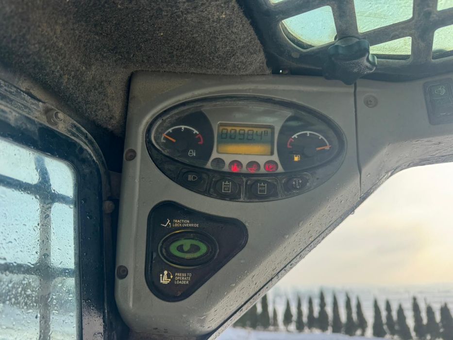 Bobcat s300 rok 2010