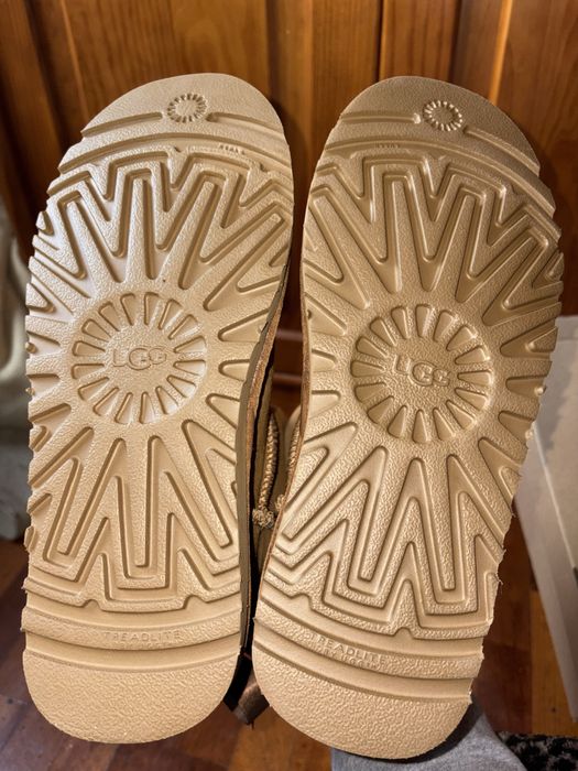 Botas Ugg com laços 39