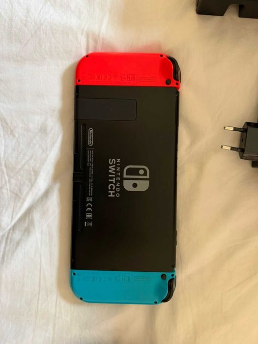 Nintendo Switch com diversos acessórios