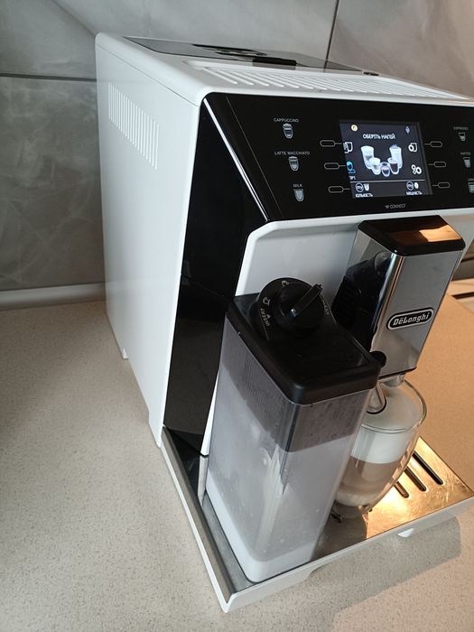 Кавова машина Delonghi PrimaDonna Class