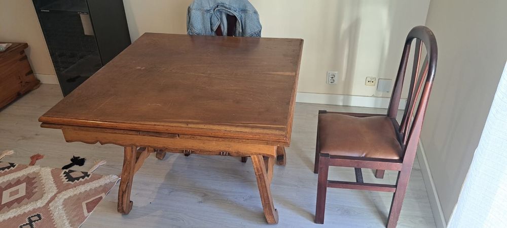 Mesa de madeira extensível