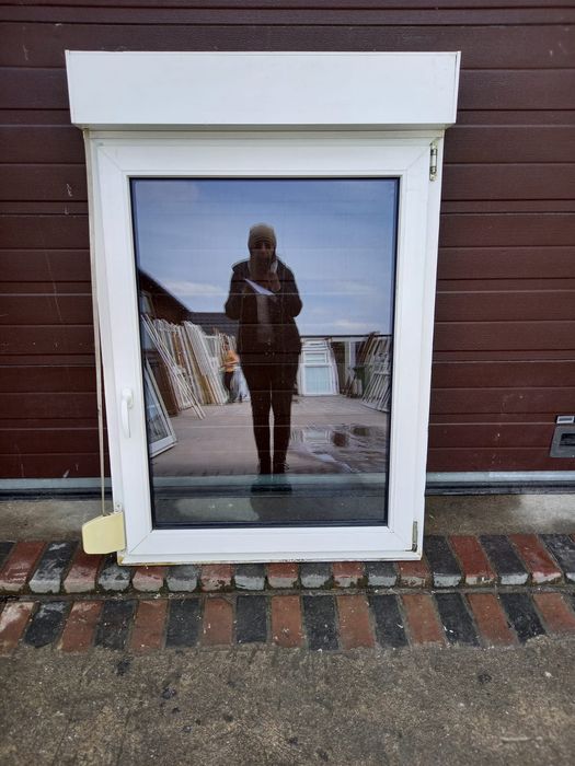 Okno z roletą zewnętrzną 99x147 pcv plastikowe okna DOWÓZ CAŁY KRAJ