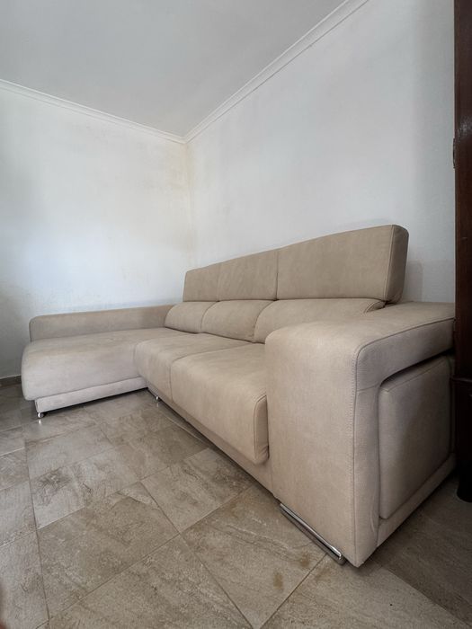 Sofá de 3 lugares com chaise longue