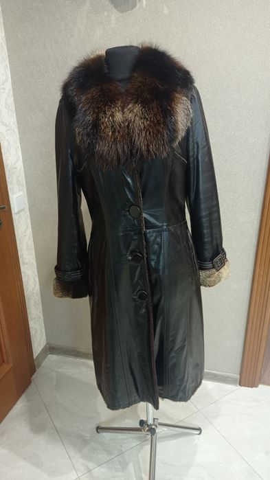 Дублянки жіночіа натуральна шкіра та  хутро.